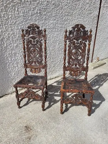 PAIRE DE GRANDES CHAISES A RESTAURER EN BOIS SCULPTE DU XIX ème SIECLE REF JE