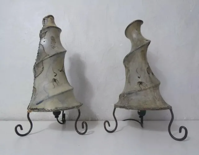 paire de lampes orientales en peau de chameau ethnique vintage