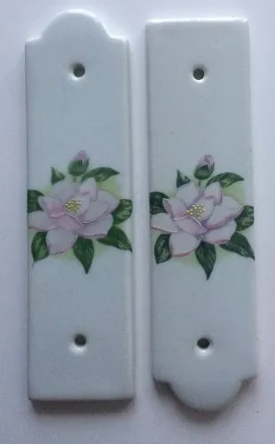 Paire de plaques de proprete en porcelaine de Limoges decor floral n° 3