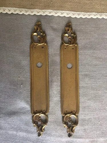 paire de plaques de propreté style louis XV laiton massif