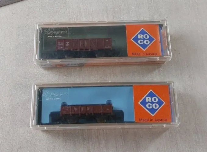 Paire de wagons marchandises, Roco, 2325 + 2309, en N