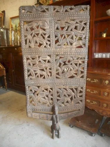 PANNEAU AFRICAIN EN BOIS SCULPTE