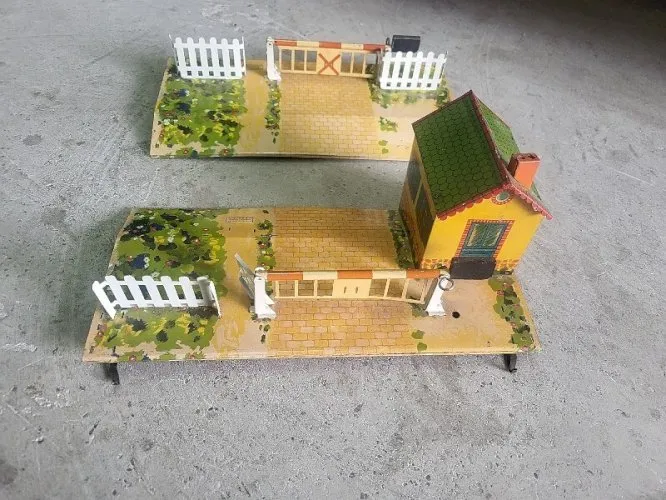 PASSAGE A NIVEAU TRAIN HORNBY MECCANO