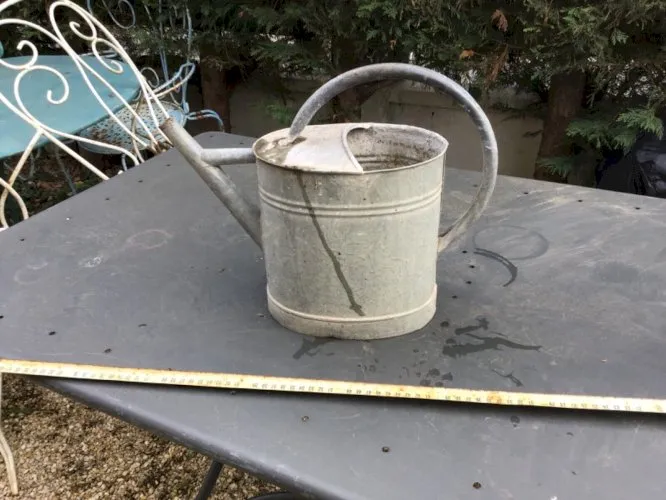 Petit arrosoir EN ZINC JARDIN ARROSOIR ART POPULAIRE OUTIL ANCIEN (non percé)