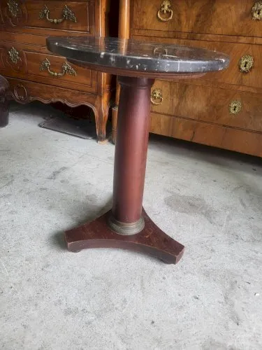 PETIT GUERIDON OU SELLETTE EMPIRE EN ACAJOU PLATEAU EN MARBRE