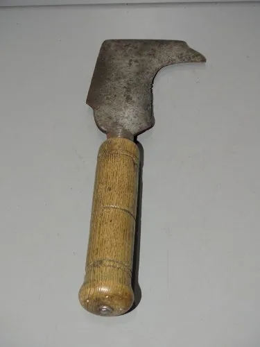 - PETITE SERPETTE LAME GRAVEE BURDIGALA MANCHE BOIS COLLECTION OUTIL ANCIEN D