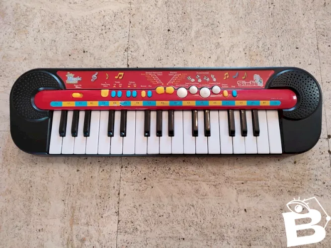 Piano electronique en bon etat marque simba