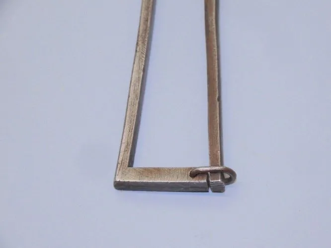 -PINCE ANCIENNE METAL à RESSORT CASSE NOIX NOISETTES? Sortie de GRENIER  D