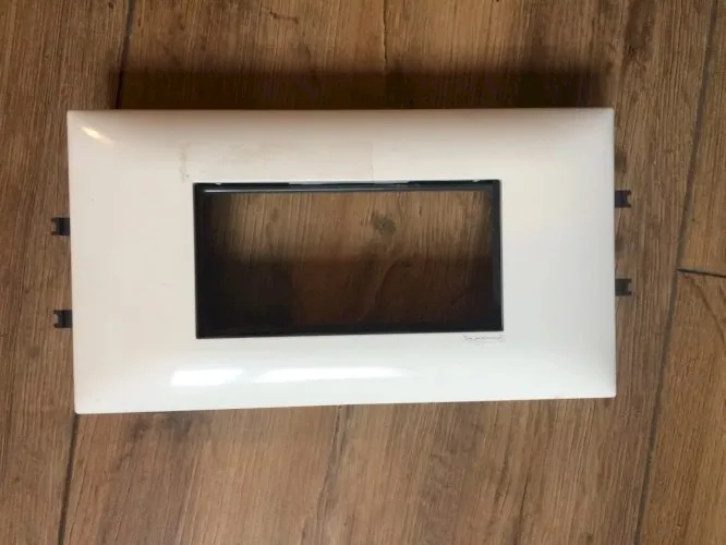 Plaque + support Mosaic Legrand 4 modules 10942 109 42 occasion