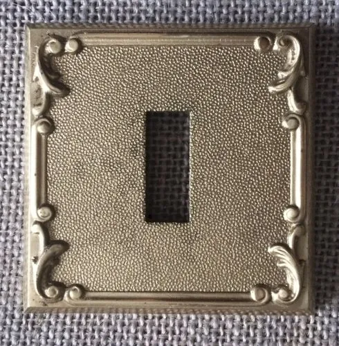 plastron cache en bronze pour interrupteur ancien Neptune 1 Legrand n° 1