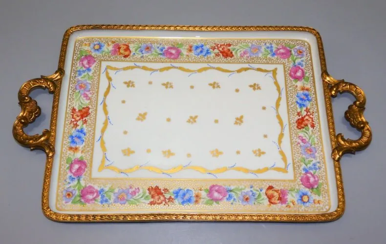 - PLATEAU PORCELAINE BRONZE/LAITON COPIE décor XVIIIe Musée du LOUVRE SINEJER D