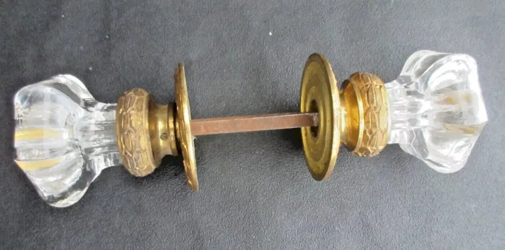 Poignée de porte en verre et bronze ciselé, Napoléon III, style Louis XV