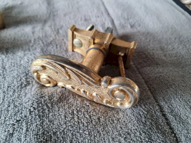 Poignée en laiton massif