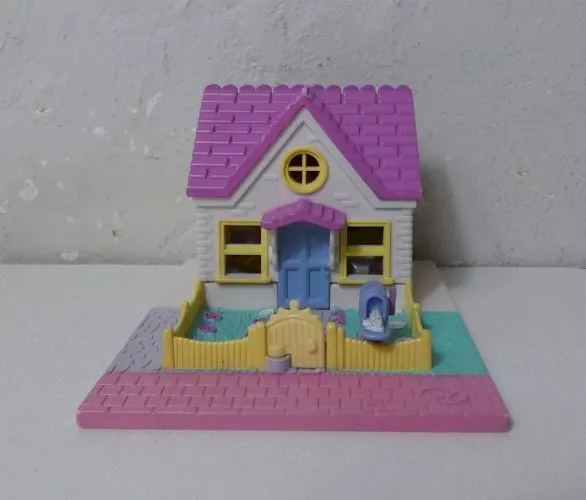 Polly Pocket Cozy Cottage 1993