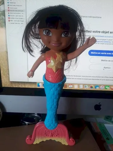 POUPEE DORA L'EXPLORATRICE DE 34 CM MATTEL 2011