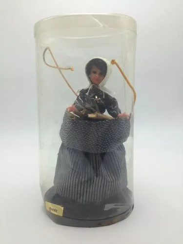 Poupee folklorique ancienne régionale vendée + boite