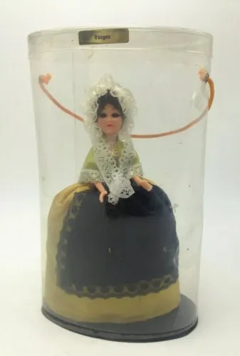 poupée folklorique ancienne Vosges en boite