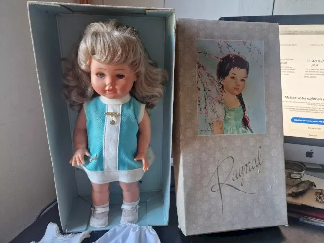 poupée Raynal en boîte , 45 cm env