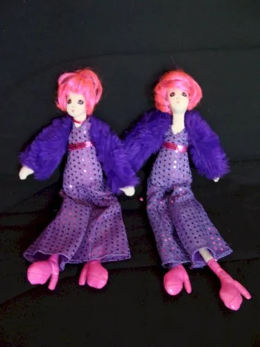 Poupées violettes