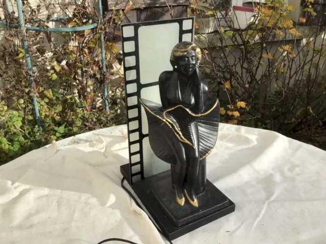 Rare Lampe Marilyn Monroe en plâtre pellicule verre 70's H 36 cm 40 cm cinema