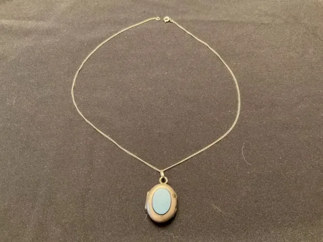 Reliquaire religieux vierge en argent avec pierre bleu