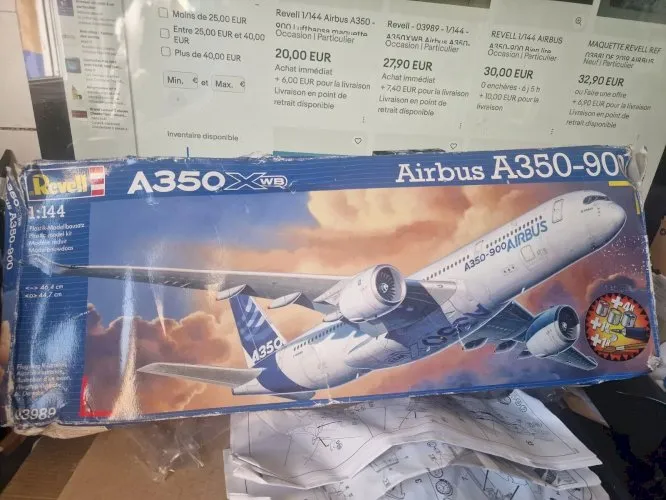 Revell 1/144 Airbus A350 - 900 Lufthansa maquette n°03938 boite abimée