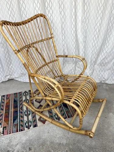 Rocking-chair en rotin