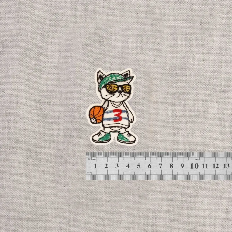 S ecusson chat ado - Basketteur