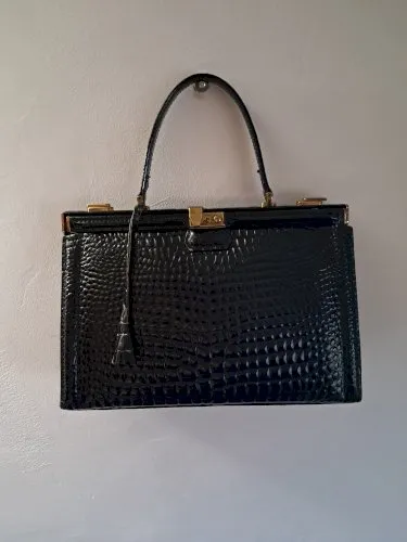 Sac à main vintage cuir effet croco.