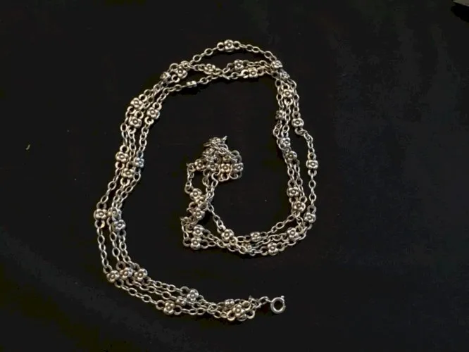 Sautoir 19 eme en argent chaines avec fleurs