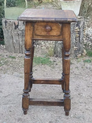 Sellette en chêne avec tiroir