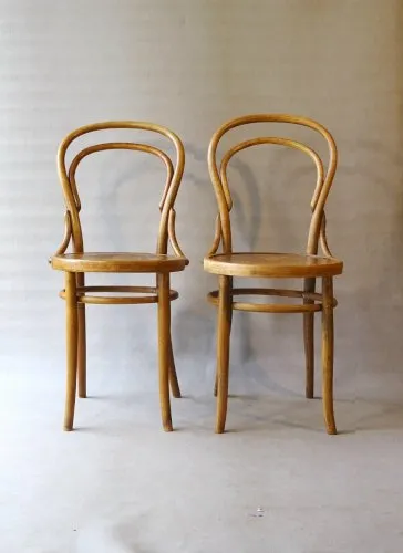 Set de 2 chaises bistrot assise bois , vers 1925, no Thonet