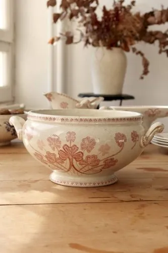 Soupière antique terre de fer rouge modèle Lucien Lunéville