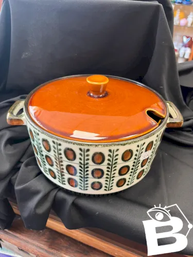 Soupière Boch modèle noix