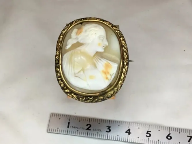 Sublime broche camée coquillage XVIII-XIXeme