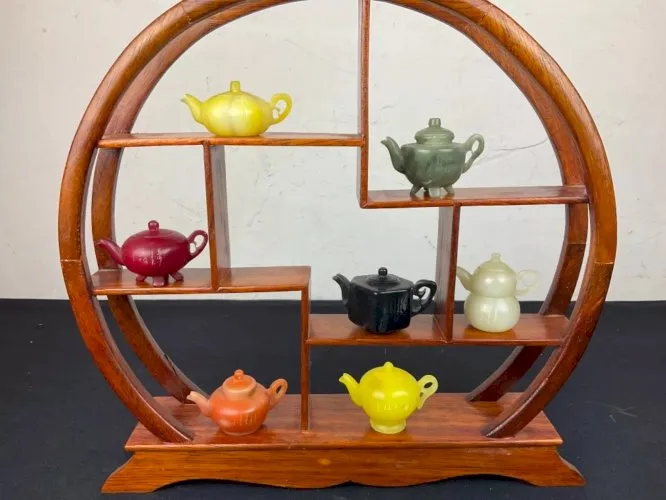 suite de 7 Ancienne mini théière en pierre précieuse chinoise avec signature