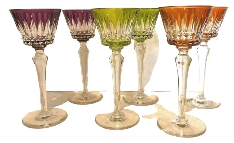 Suite de six verres en cristal taillé de la Maison BACCARAT XX siècle