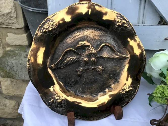 Superbe ASSIETTE EN BRONZE AIGLE IMPÉRIAL 2,9 kgs