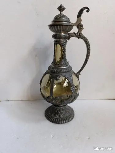 Superbe carafe en verre teinte et etain datant du 19eme en bon etat (made in chiner)