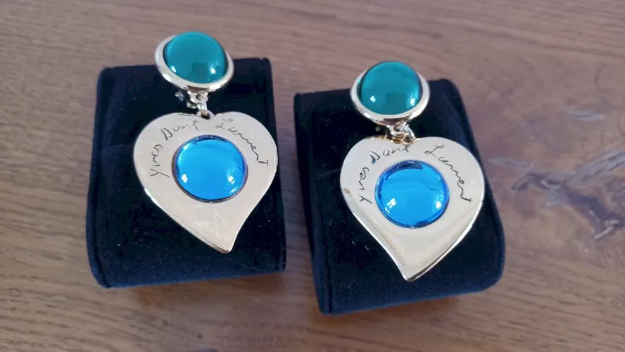 Superbe paire de boucles d'oreille clip Yves Saint Laurent, une véritable pièce de collection !