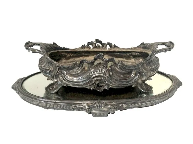 Surtout de table et son plateau de style Louis XV en métal argenté XIX siècle
