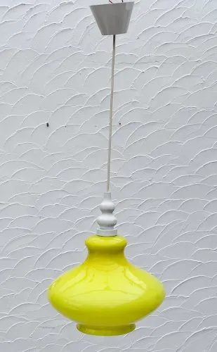 Suspension en opaline jaune