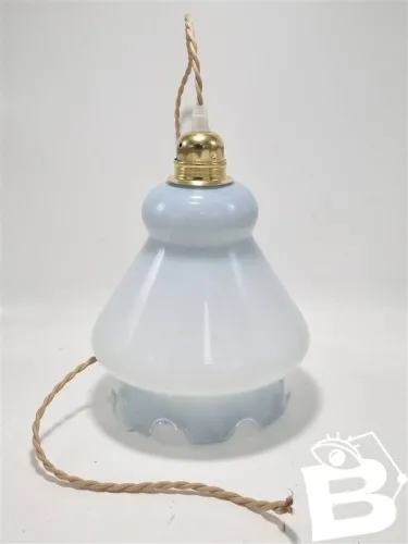 Suspension en opaline