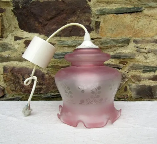 Suspension Luminaire en verre globe opale rose Vintage
