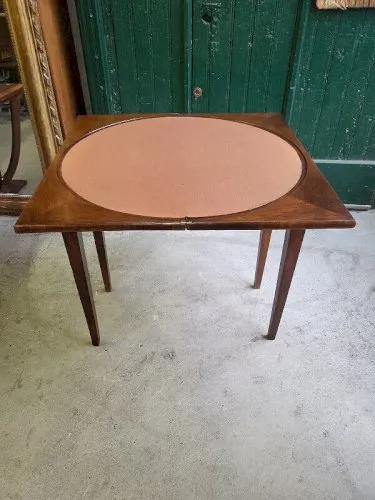 TABLE A JEUX EN NOYER DIRECTOIRE DU XIX ème SIECLE