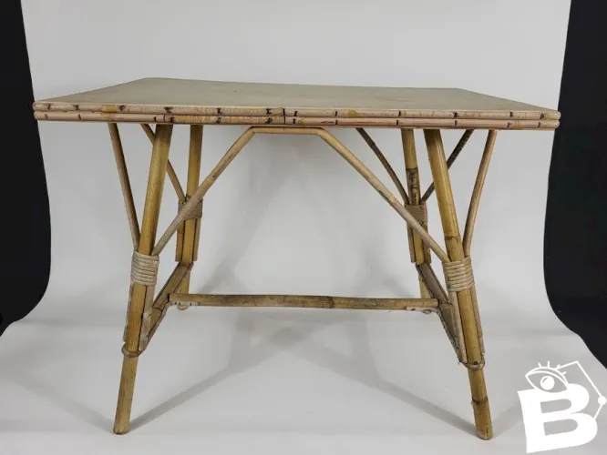 Table basse en rotin