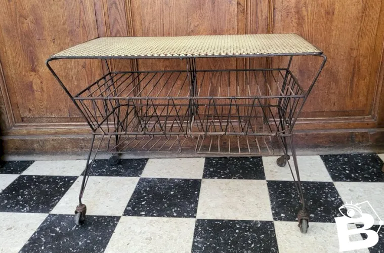 Table basse porte revues / range vinyles