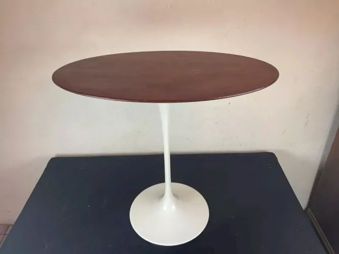 Table d appoint , Guéridon oval KNOLL INTERNATIONAL- EERO SAARINEN