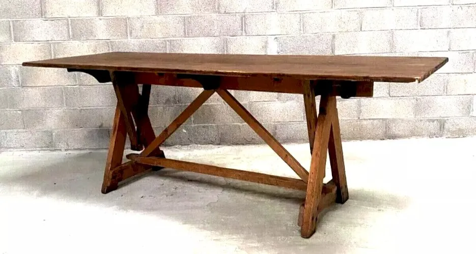 Table Darchitecte en sapin massif XX siècle