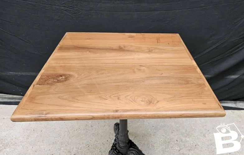 Table de bistrot avec plateau en teck massif